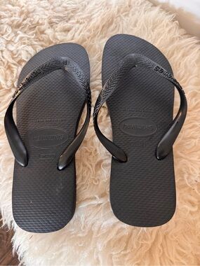 Havaianas Black Flip Flops Size 7 Brand New